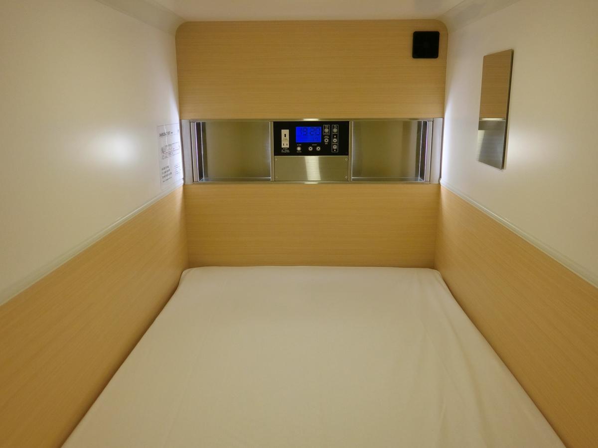 Capsule Hotel Valie Ebisucho Osaka Ngoại thất bức ảnh
